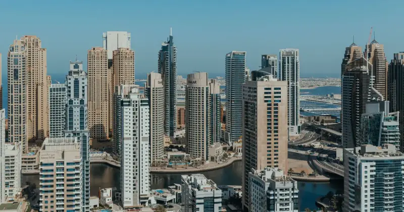 Als Freelancer nach Dubai: Lizenz, Kosten, 90-Tage-Regel